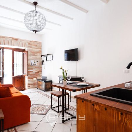Apartamento Charm In Siotto Pintor Cagliari Exterior foto